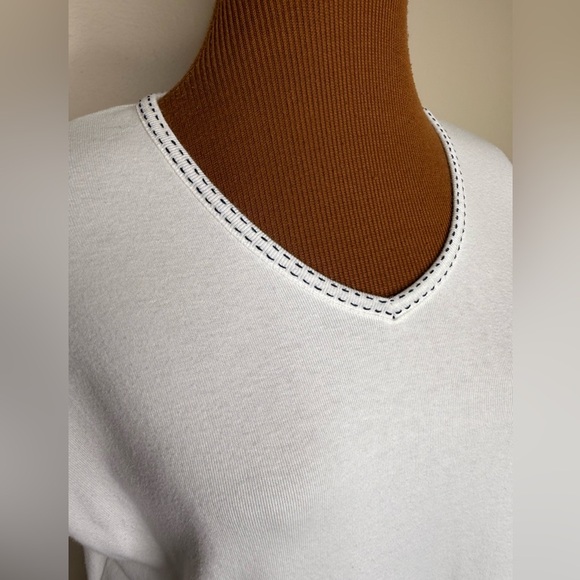 Basic Editions White Cotton Short Sleeve V-Neck Top Size Large - Picture 2 of 6